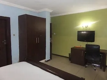 Savannah Suites,