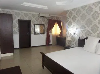 Savannah Suites, 2*